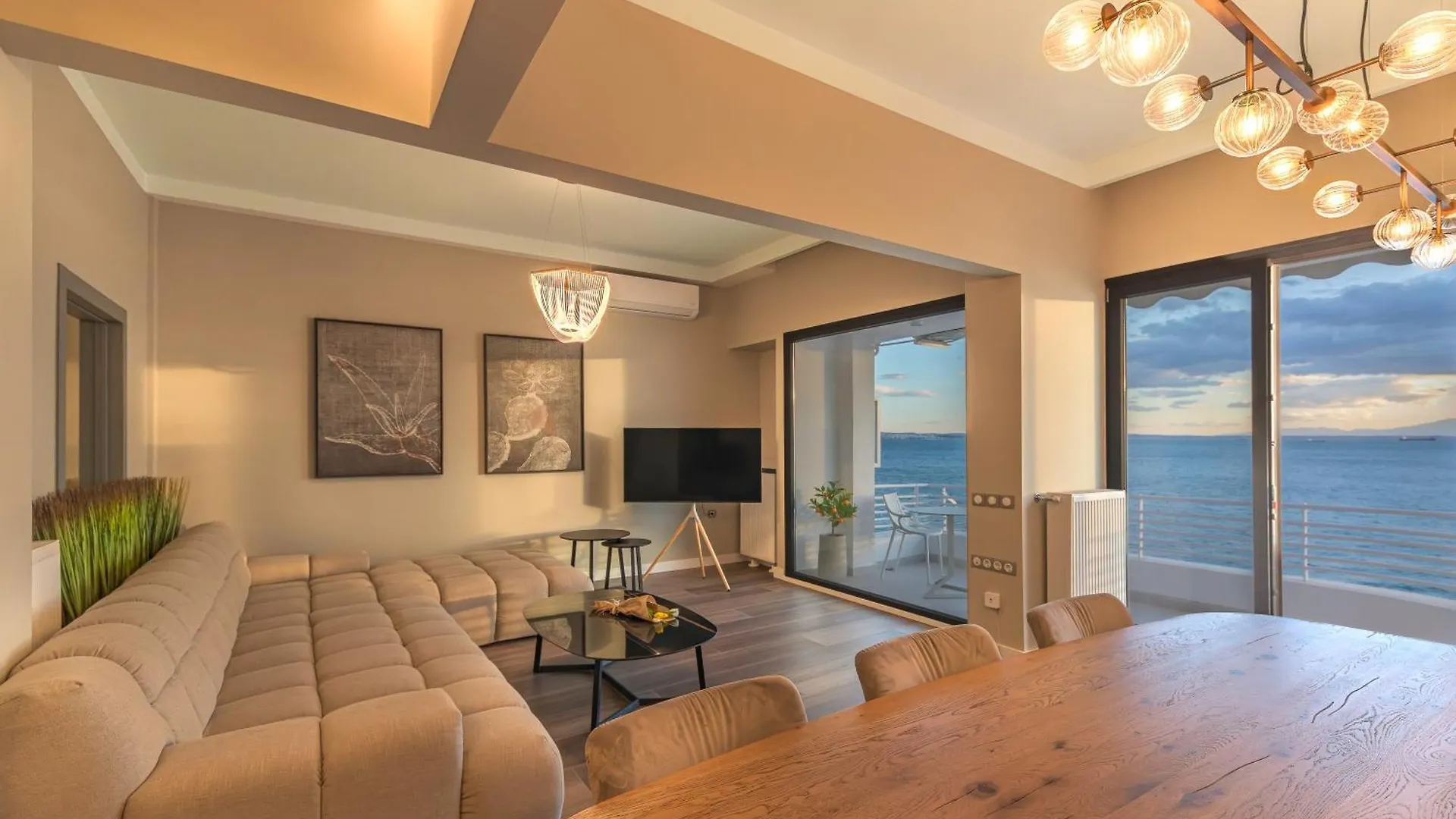 Apartment Iconic Salonica Suite Seafront Greece