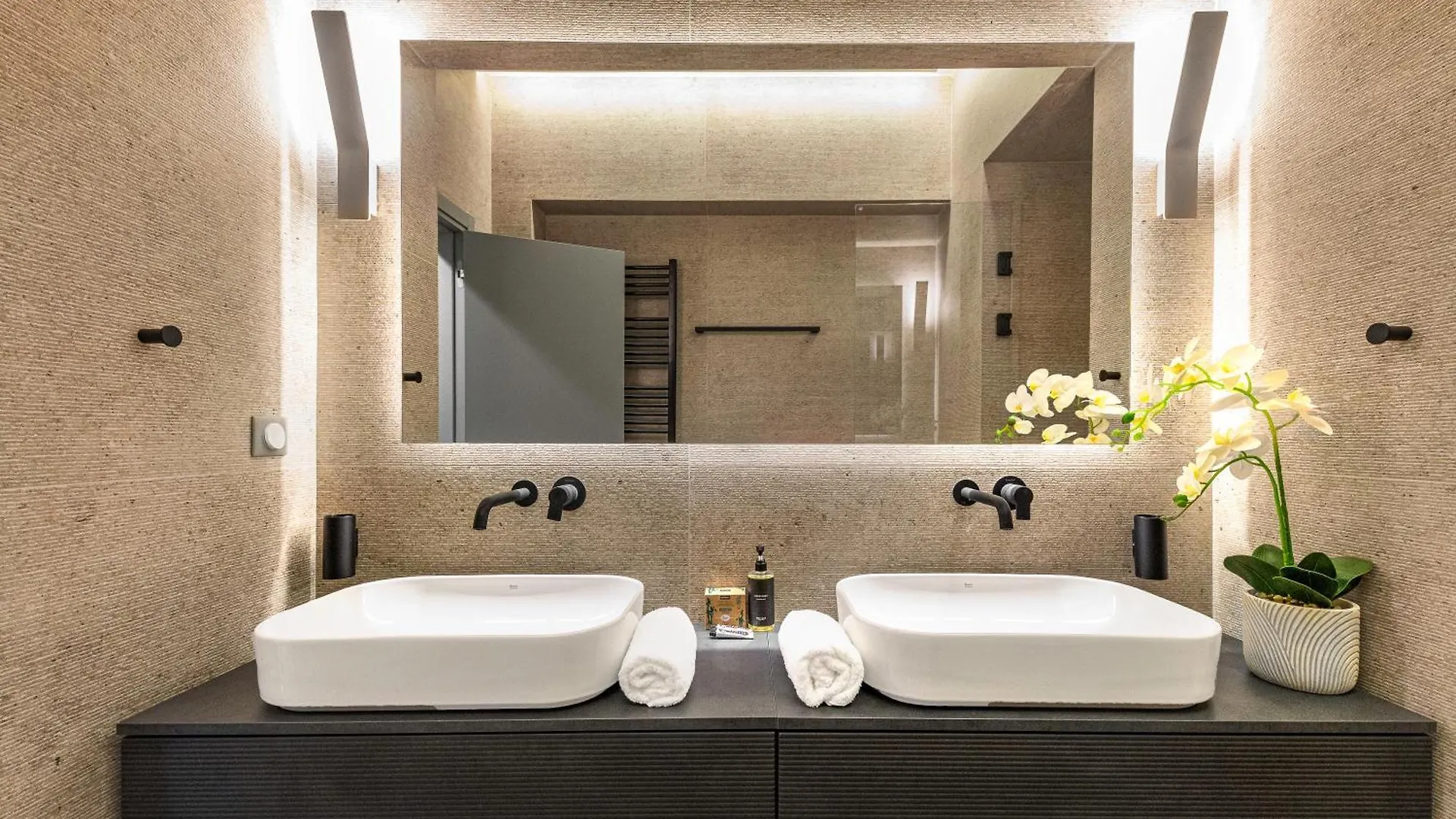 Iconic Salonica Suite Seafront