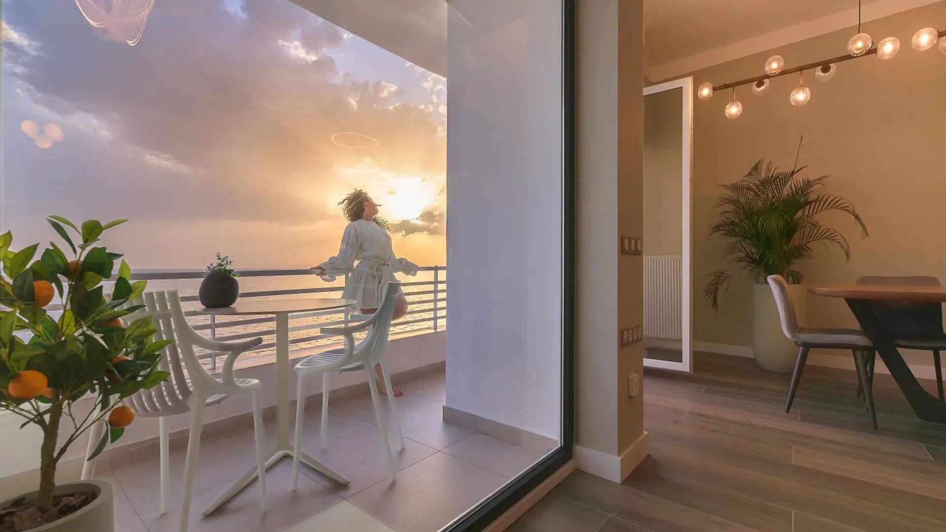 Apartment Iconic Salonica Suite Seafront